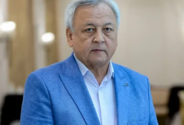 МЕРЕКЕ ҚҰЛКЕНОВ ҮЗДІК ДЕП ТАНЫҒАН 10 КІТАБЫН ҰСЫНДЫ