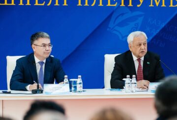 Көшпелі пленум аясында өткен  «Сөз – сыбаға» атты әдеби аукционы