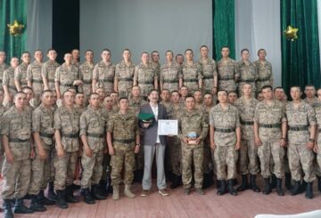 Шекара сарбаздарымен кездесті
