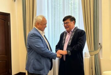 Қаламгерді құттықтады