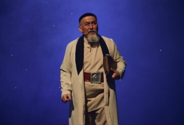 Абай алғаш рет ұйғыр  театрында сахналанды
