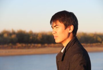 Асылан ТІЛЕГЕН. БІРІН БІРІ ЖЕТЕКТЕП,  БІРІН БІРІ ТОЛТЫРЫП...