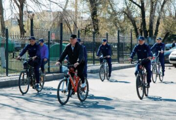 Жетісу университетінің қызметкерлері жұмысқа велосипедпен келді